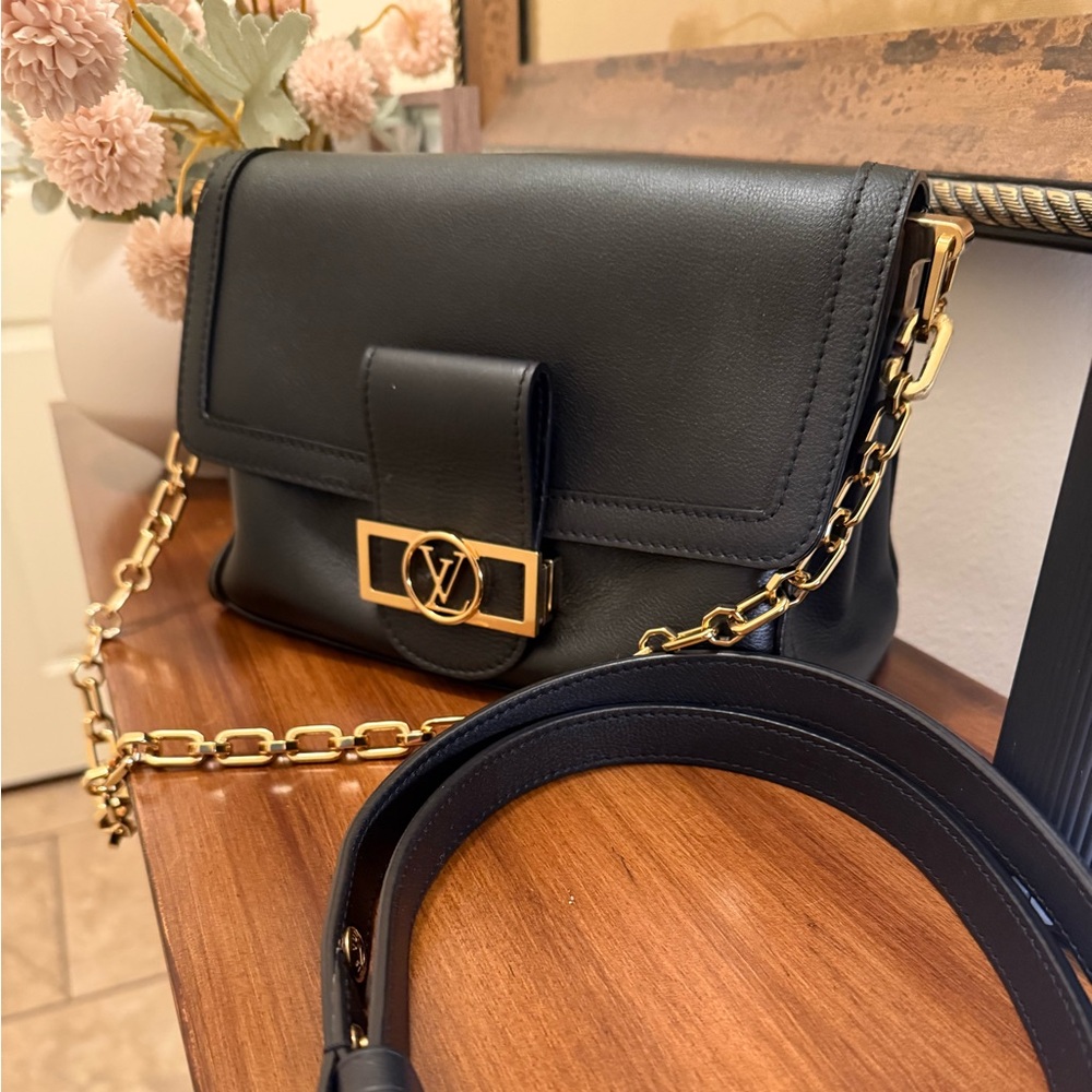 Louis Vuitton Soft  Dolphine MM ❤️💕❤️💕
Gorgeous soft & beautiful-